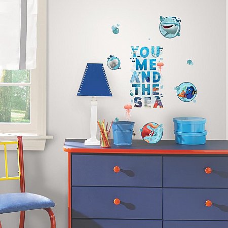 FINDING DORY AND FRIENDS PEEL AND STICK WALL DECALS